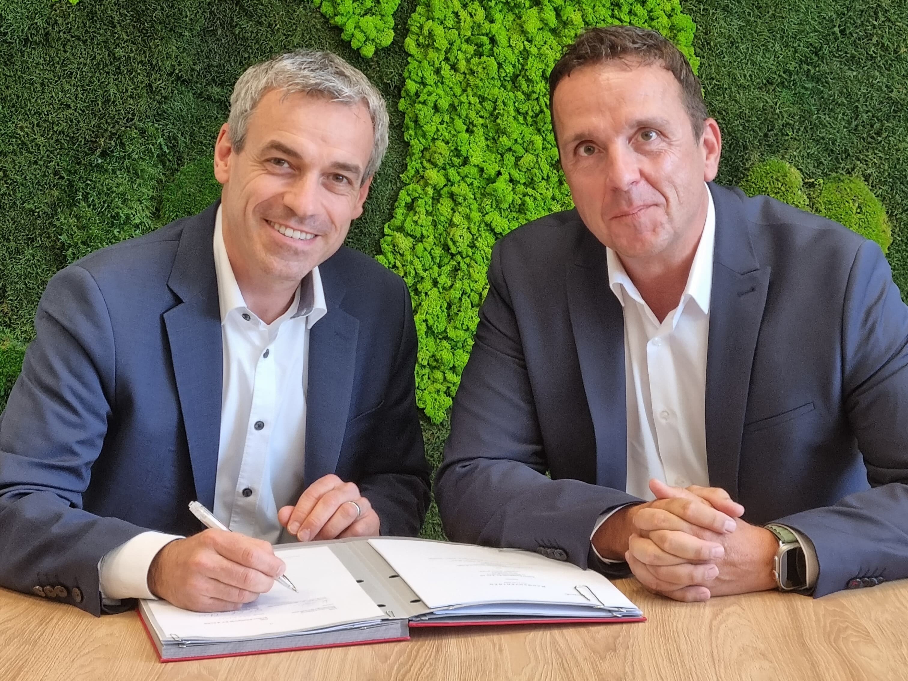 Die Delegation von Service-Bund National und Sodexo kamen zum Abschluss  des Partnervertrags zusammen